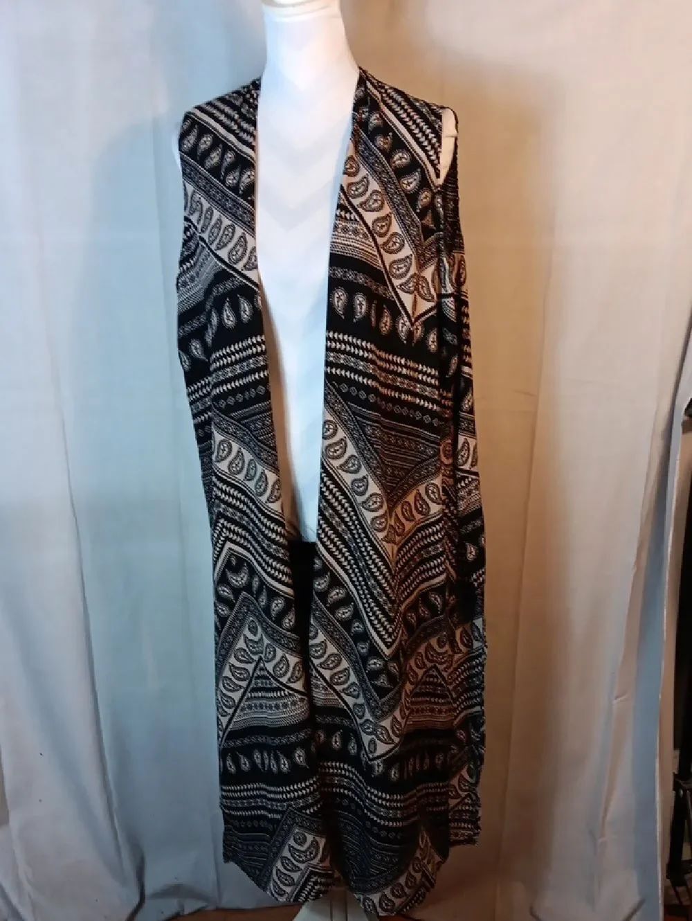 LuLaRoe Black and Cream Patterned Duster Vest